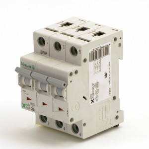 005B. Circuit breaker pLS6-C16 / 3