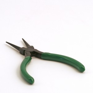 Pliers for securing filter ball